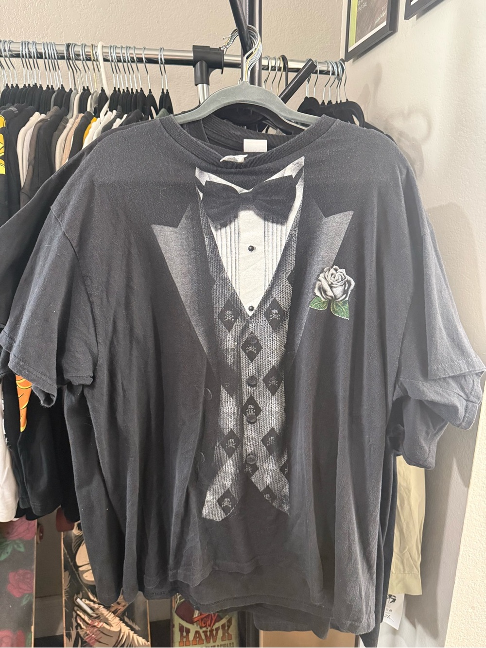 Y2K Faded tuxedo graphic featuring a rose Mens size XL